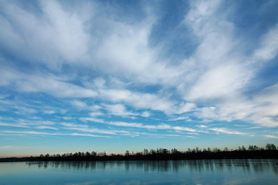 Weiß- blauer Himmel